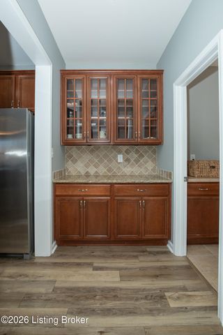 18003 Brightleaf Pl, Fisherville, KY 40023