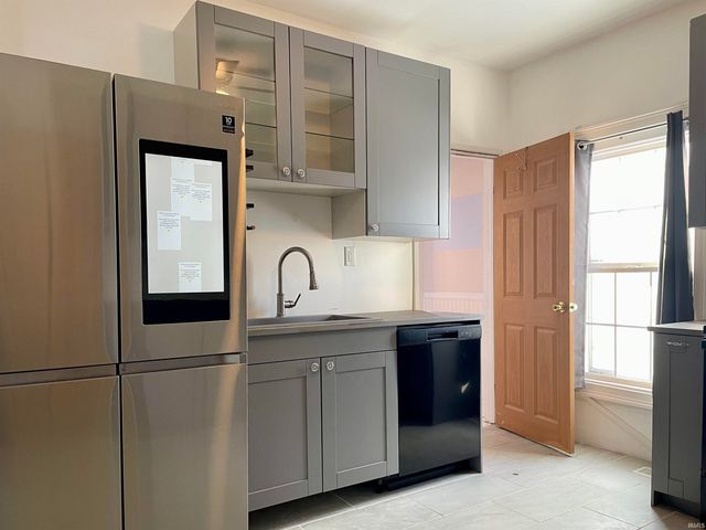 918 W 4th Street, Mishawaka, IN 46544