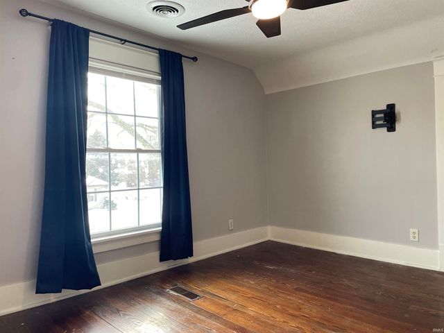 918 W 4th Street, Mishawaka, IN 46544