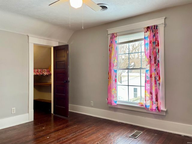 918 W 4th Street, Mishawaka, IN 46544