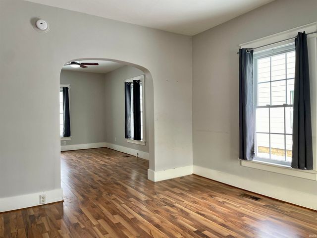 918 W 4th Street, Mishawaka, IN 46544