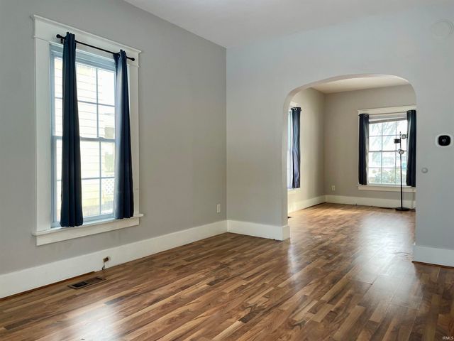 918 W 4th Street, Mishawaka, IN 46544