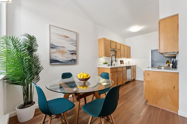 145 Bayside Ct, Richmond, CA 94804