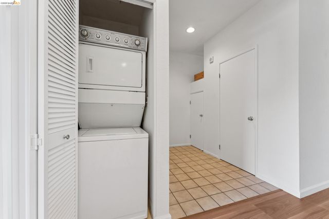 145 Bayside Ct, Richmond, CA 94804