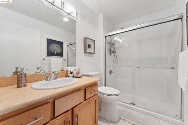 145 Bayside Ct, Richmond, CA 94804