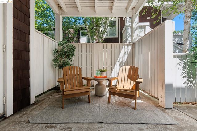145 Bayside Ct, Richmond, CA 94804