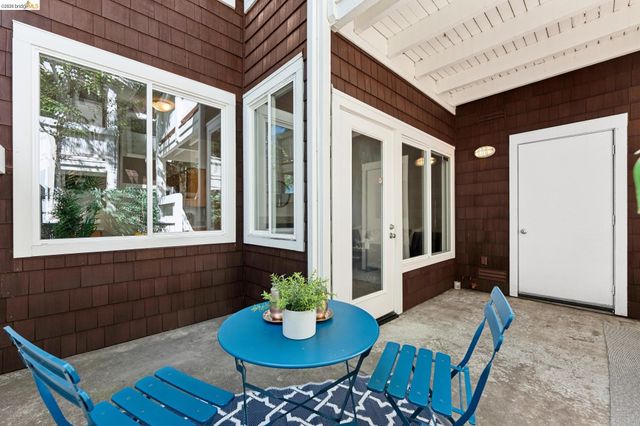 145 Bayside Ct, Richmond, CA 94804