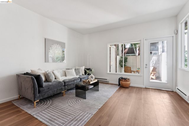 145 Bayside Ct, Richmond, CA 94804