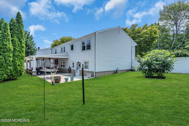 147 Clairmont Avenue, Belford, NJ 07718