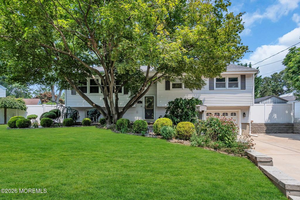 147 Clairmont Avenue, Belford, NJ 07718
