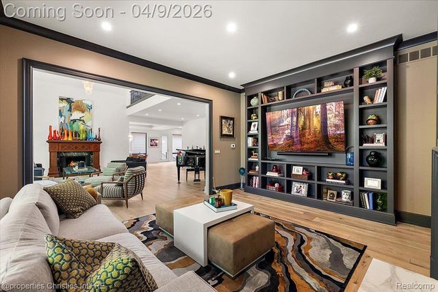 40 Scenic Oaks Drive N, Bloomfield Hills, MI 48304