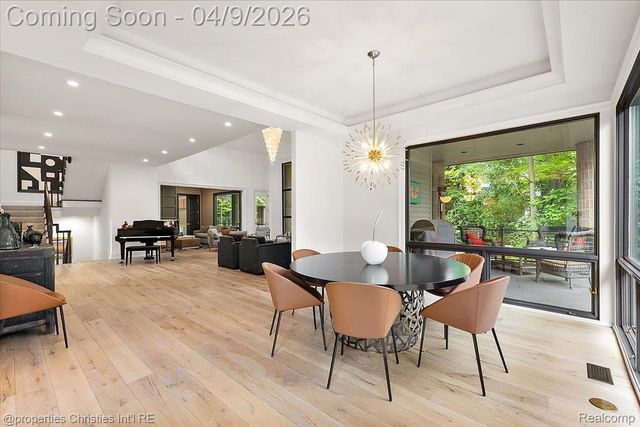 40 Scenic Oaks Drive N, Bloomfield Hills, MI 48304