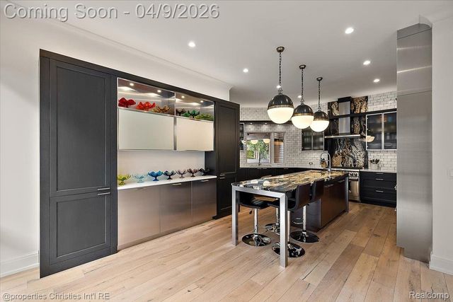 40 Scenic Oaks Drive N, Bloomfield Hills, MI 48304