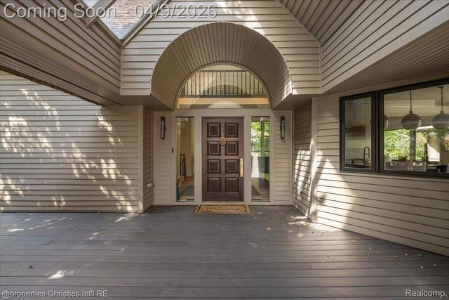 40 Scenic Oaks Drive N, Bloomfield Hills, MI 48304