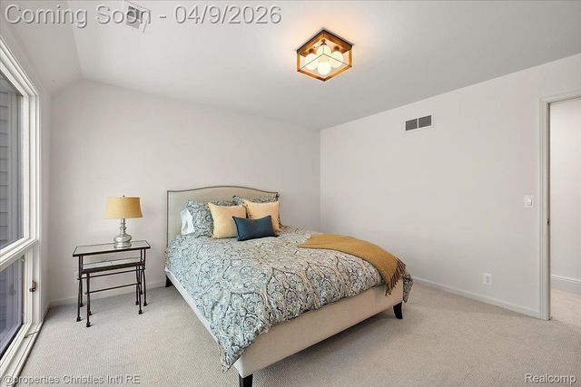 40 Scenic Oaks Drive N, Bloomfield Hills, MI 48304