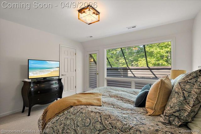 40 Scenic Oaks Drive N, Bloomfield Hills, MI 48304