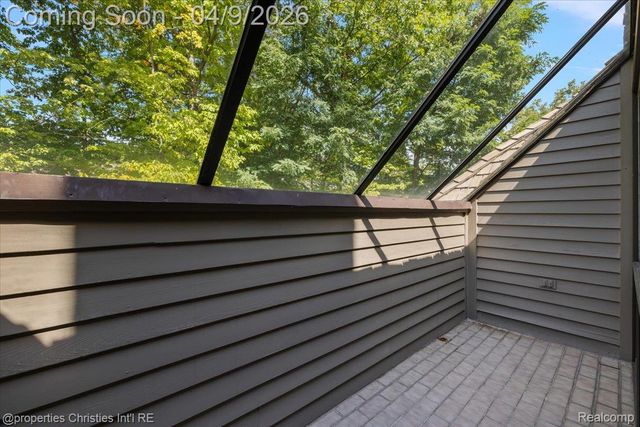 40 Scenic Oaks Drive N, Bloomfield Hills, MI 48304