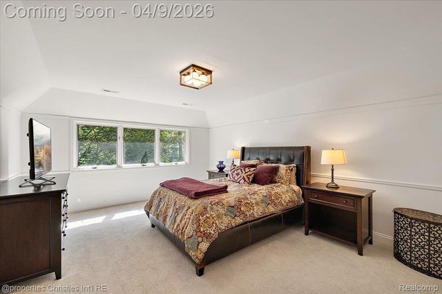 40 Scenic Oaks Drive N, Bloomfield Hills, MI 48304