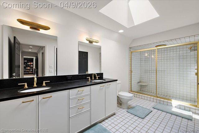 40 Scenic Oaks Drive N, Bloomfield Hills, MI 48304