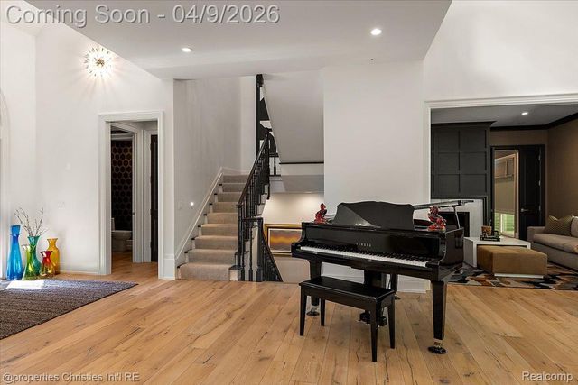 40 Scenic Oaks Drive N, Bloomfield Hills, MI 48304