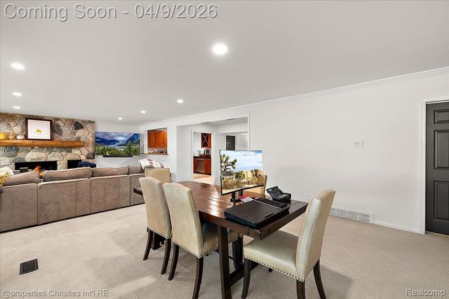40 Scenic Oaks Drive N, Bloomfield Hills, MI 48304