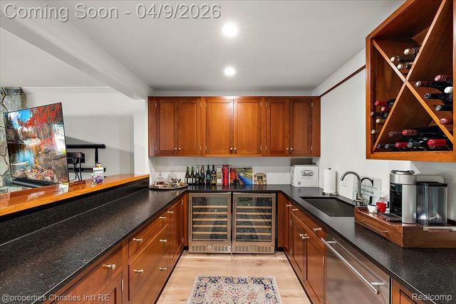 40 Scenic Oaks Drive N, Bloomfield Hills, MI 48304