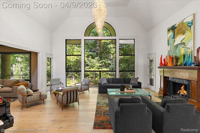 40 Scenic Oaks Drive N, Bloomfield Hills, MI 48304