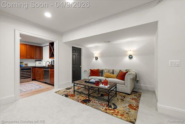 40 Scenic Oaks Drive N, Bloomfield Hills, MI 48304