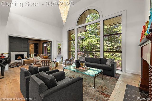 40 Scenic Oaks Drive N, Bloomfield Hills, MI 48304