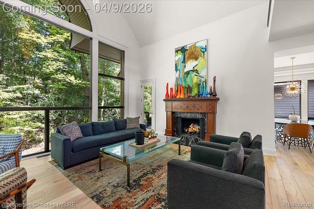 40 Scenic Oaks Drive N, Bloomfield Hills, MI 48304