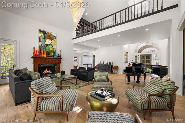 40 Scenic Oaks Drive N, Bloomfield Hills, MI 48304