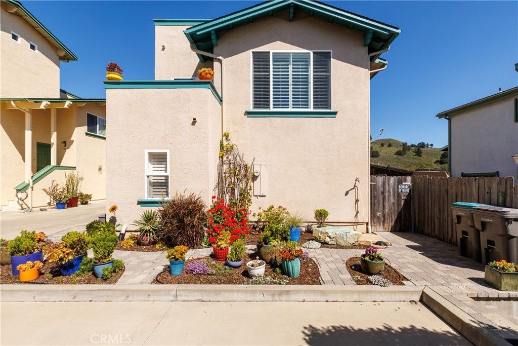 Image 3 of property listing at 1939 Circle Drive, Cayucos, CA 93430
