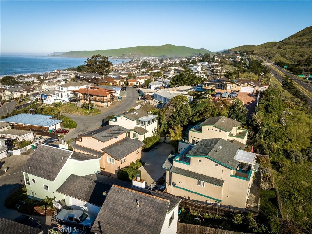 Image 37 of property listing at 1939 Circle Drive, Cayucos, CA 93430