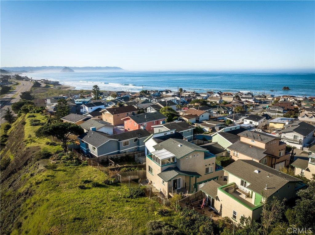 Image 5 of property listing at 1939 Circle Drive, Cayucos, CA 93430
