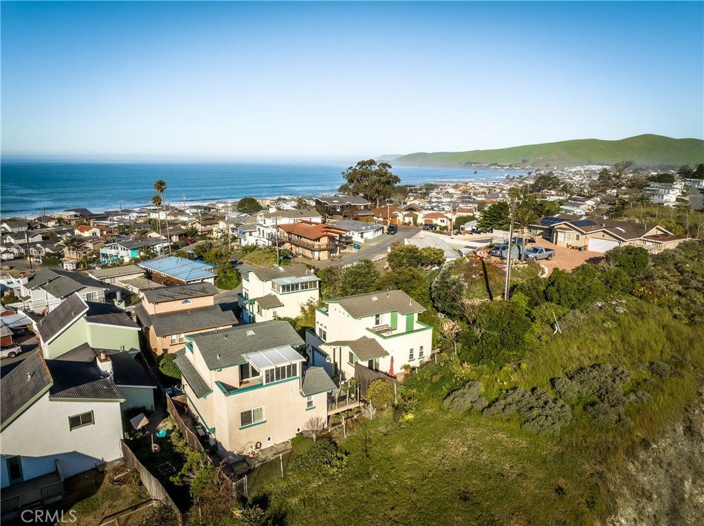 Image 7 of property listing at 1939 Circle Drive, Cayucos, CA 93430