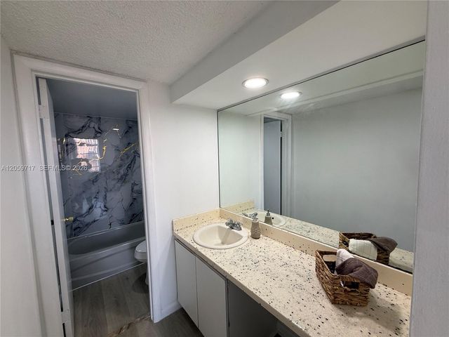 1900 W 68th Street B203, Hialeah, FL 33014