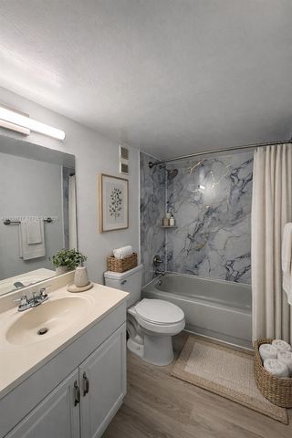 1900 W 68th Street B203, Hialeah, FL 33014