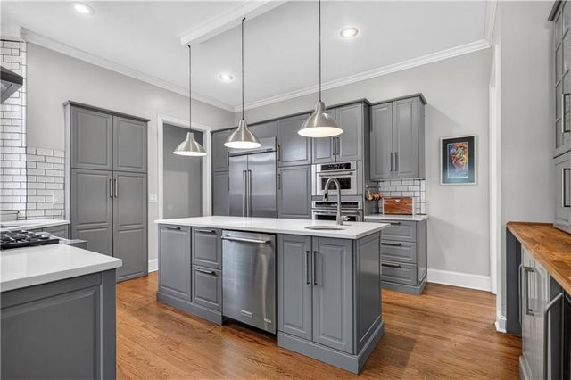 13118 Lamar Avenue, Overland Park, KS 66209