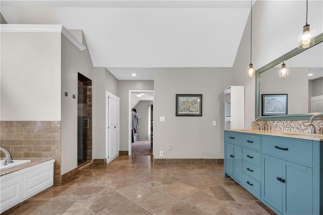 13118 Lamar Avenue, Overland Park, KS 66209