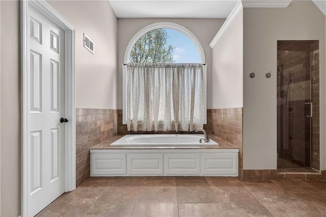 13118 Lamar Avenue, Overland Park, KS 66209