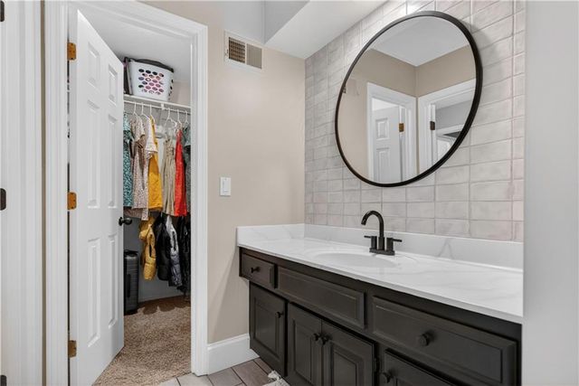 13118 Lamar Avenue, Overland Park, KS 66209