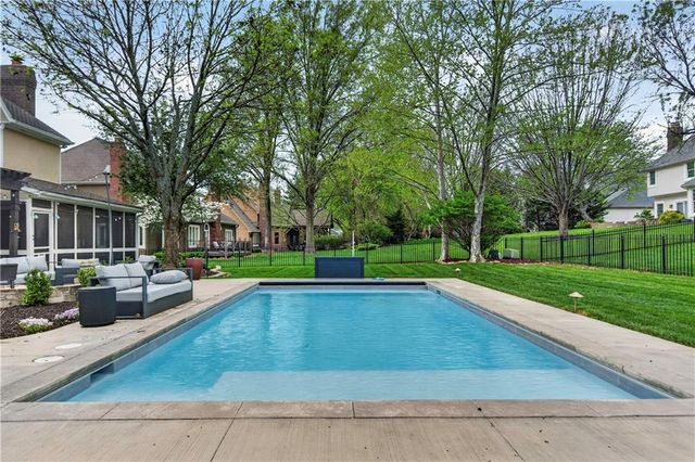 13118 Lamar Avenue, Overland Park, KS 66209