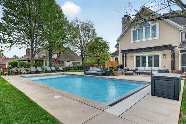 13118 Lamar Avenue, Overland Park, KS 66209