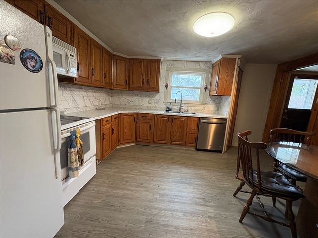 41 Walnut Street North, Waterloo, NY 13165