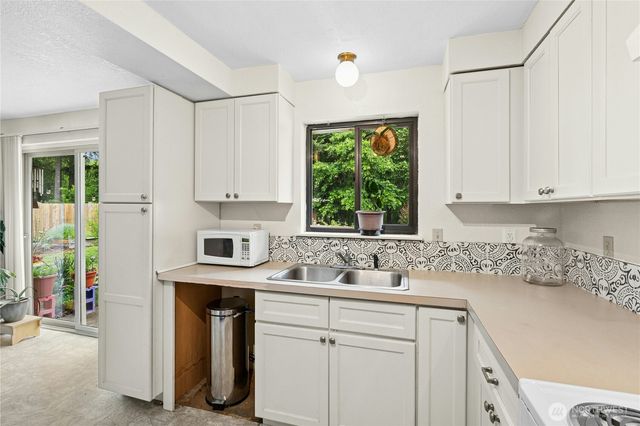 61 E Fir Court, Shelton, WA 98584