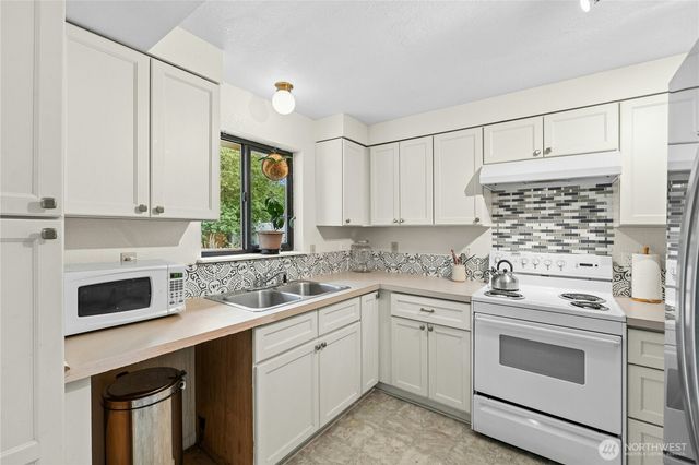 61 E Fir Court, Shelton, WA 98584