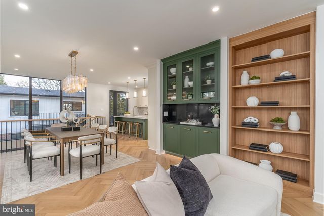 2619 WISCONSIN AVE NW, Washington, DC 20007