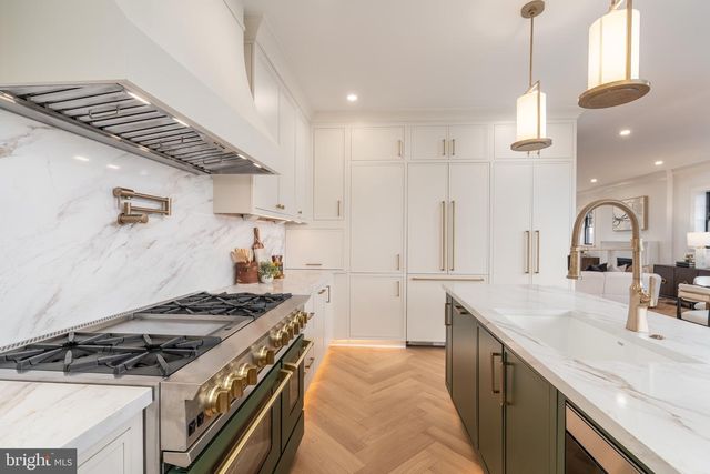 2619 WISCONSIN AVE NW, Washington, DC 20007