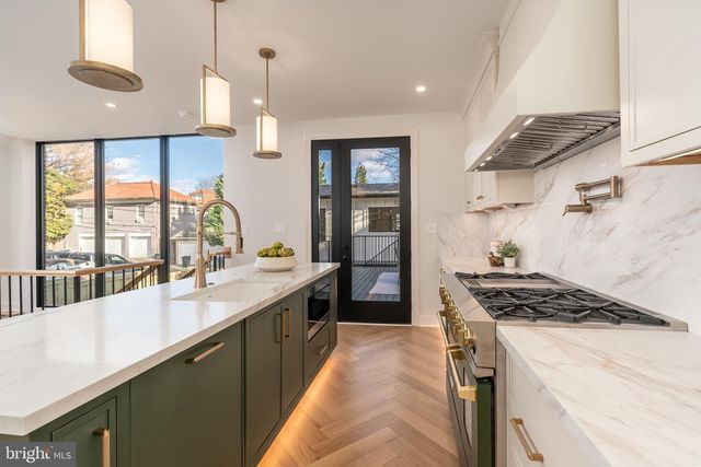 2619 WISCONSIN AVE NW, Washington, DC 20007