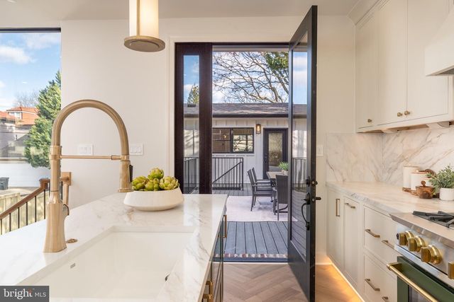 2619 WISCONSIN AVE NW, Washington, DC 20007